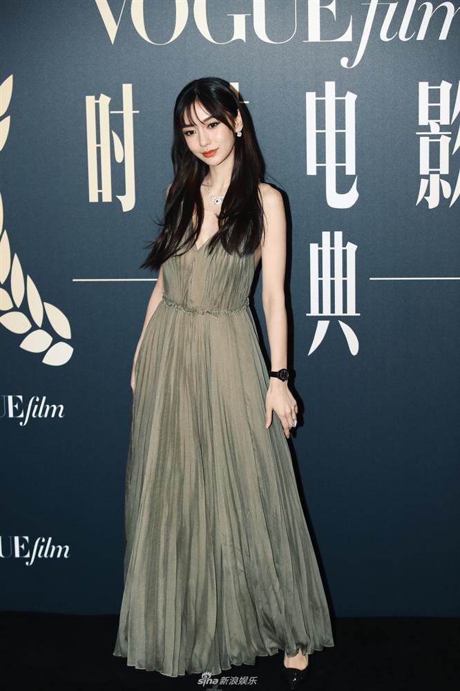 Thảm đỏ hot nhất Cbiz hôm nay: Triệu Vy so kè nhan sắc bên dàn mỹ nhân đàn em Dương Mịch, Angela Baby-6