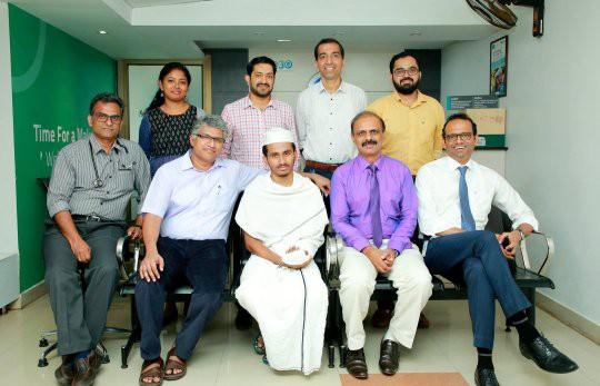 Clip: Người đàn ông đứt lìa bàn tay do ngã vào máy cưa lúc bị bò truy đuổi-4