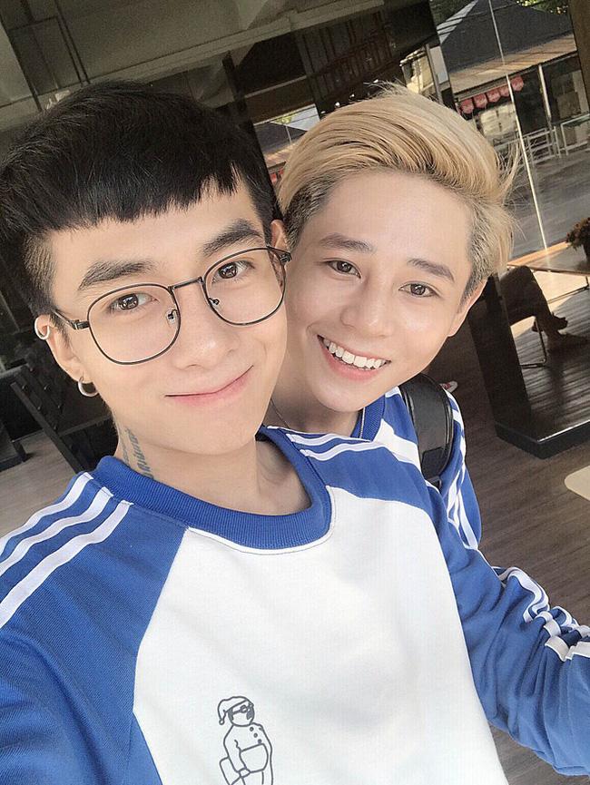 Ngoại hình chuẩn soái ca của cặp đam mỹ bất ngờ hôn nhau trên truyền hình khiến phái kẹp nơ tiếc đứt ruột-4