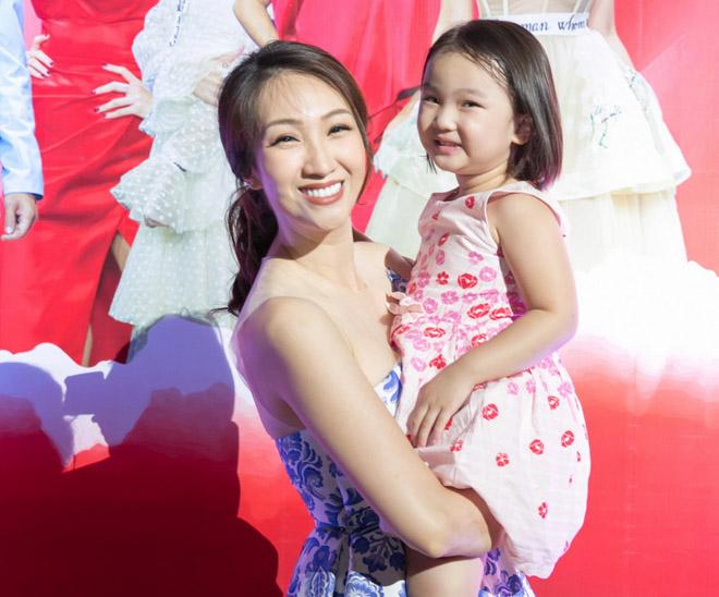 Lều Phương Anh từng làm lao công quét dọn, mua được nhà nhờ bán hàng online-1