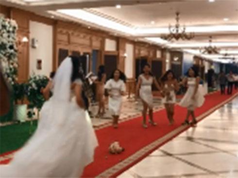 FA chả đáng sợ nếu bạn nhìn cô gái này một mình đi du lịch cùng 4 cặp đôi đang yêu nhưng vẫn chảnh ngút trời-8