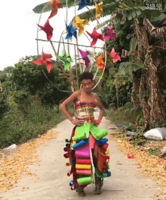 HHen Niê không cần lấy ý tưởng trang phục truyền thống ở đâu xa khi ngay tại đây đã có 10 thiết kế cây nhà lá vườn cực chất-2