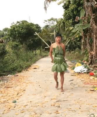 HHen Niê không cần lấy ý tưởng trang phục truyền thống ở đâu xa khi ngay tại đây đã có 10 thiết kế cây nhà lá vườn cực chất-5