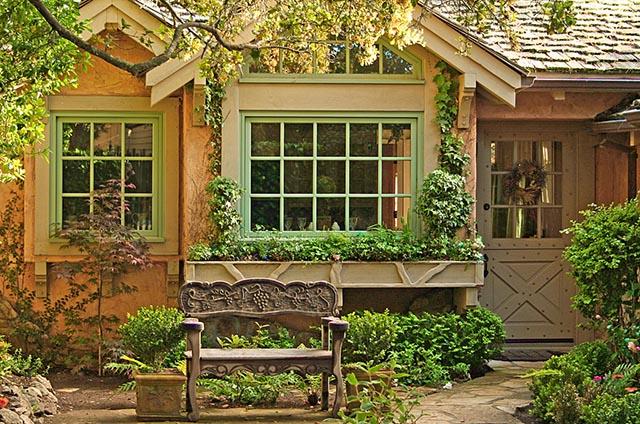 Thị trấn đẹp như cổ tích nhưng lại có một quy định rất kỳ quặc với phụ nữ-10