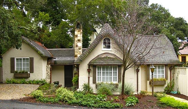 Thị trấn đẹp như cổ tích nhưng lại có một quy định rất kỳ quặc với phụ nữ-8