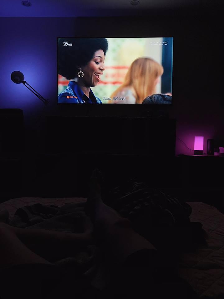 Trang Lou bị lép vế khi khoe ảnh em gái họ cùng chung chăn gối cả thời tuổi thơ-10