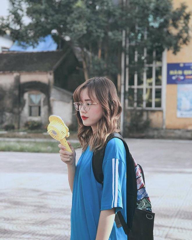 Tìm ra cô bạn trong bức ảnh ‘bóc phốt con gái’ lúc đi học và khi lên đồ ‘thả thính’ đang gây sốt-8