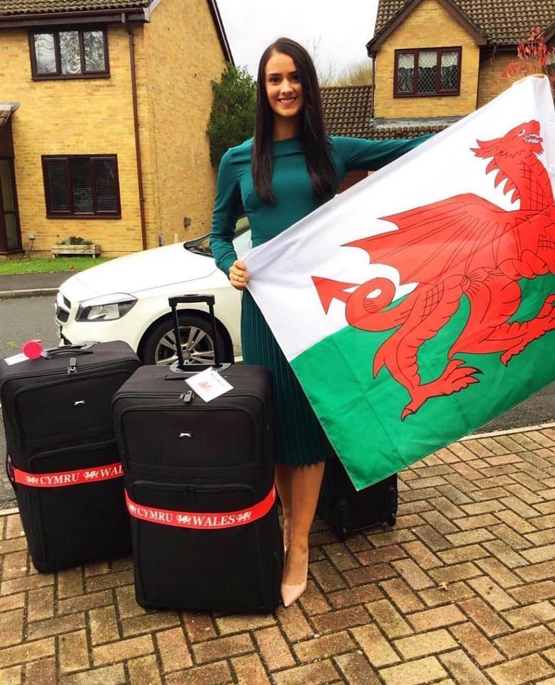 Sát giờ khởi hành sang Trung Quốc, Tiểu Vy bất ngờ lọt top 15 người đẹp sáng giá nhất Miss World 2018-12