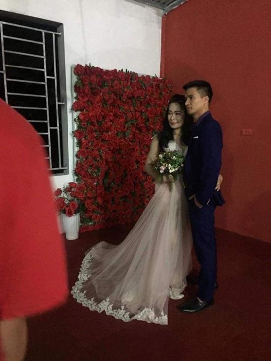 Hé lộ những hình ảnh xinh đẹp về cô gái được cho là vợ sắp cưới của Lệ Rơi-1