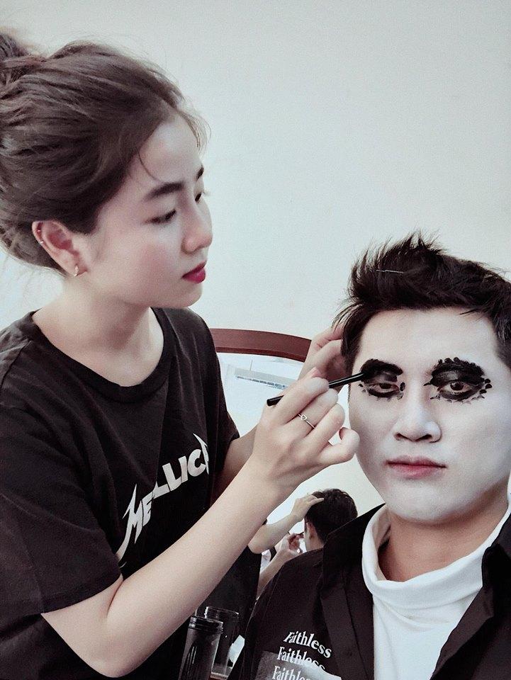 Bất lực vì không thể thay đổi quy luật của tự nhiên nhưng BB Trần tự tin biến được trai thẳng thành cong-7