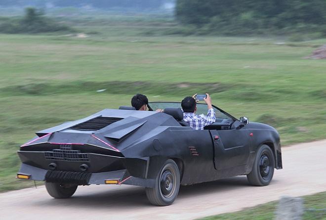 Hai thanh niên Hà Tĩnh gây sốt khi biến đống đồng nát thành siêu xe mui trần đẹp mê ly-3