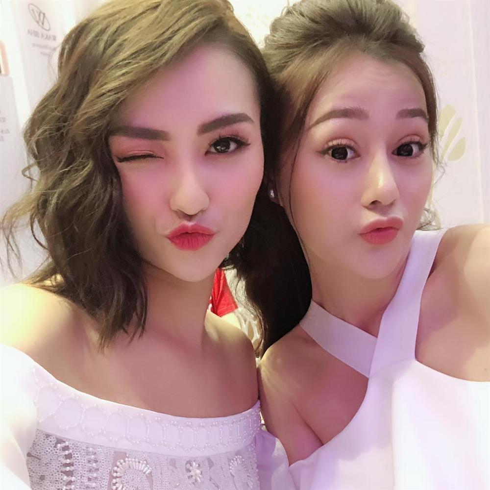 Hồng Quế hẹn hò Quỳnh Búp Bê Phương Oanh-1