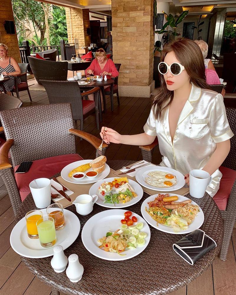 Hồng Quế hẹn hò Quỳnh Búp Bê Phương Oanh-7