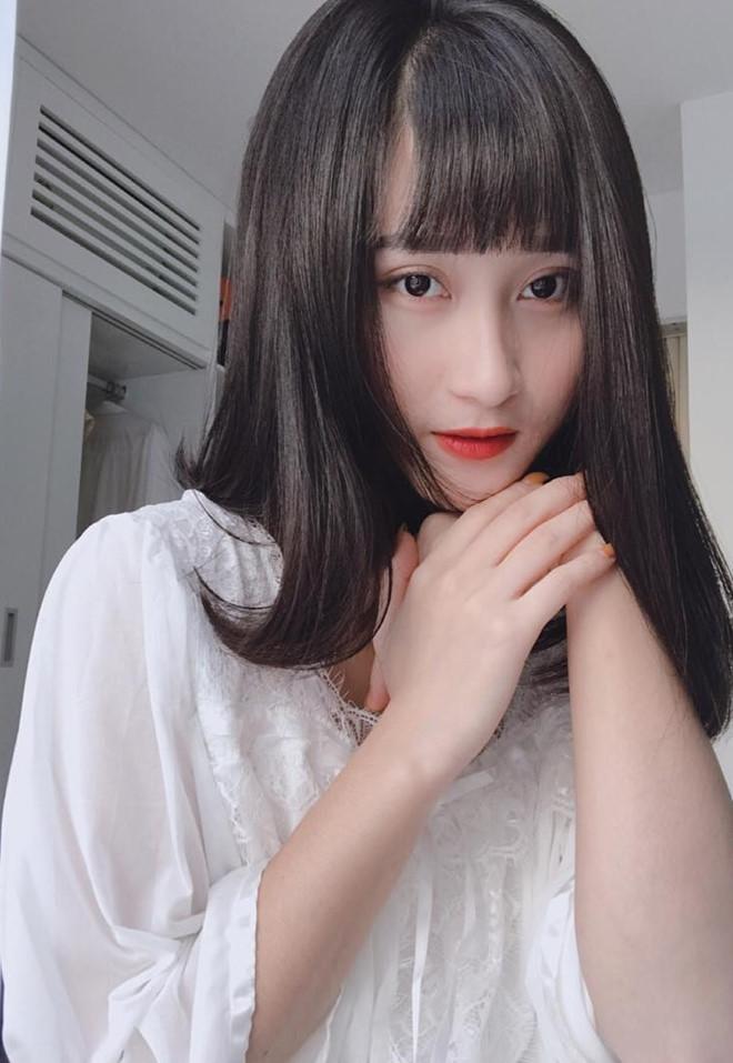 Bạn gái 9X xinh như hot girl, yêu 3 năm của cầu thủ Huy Hùng-4