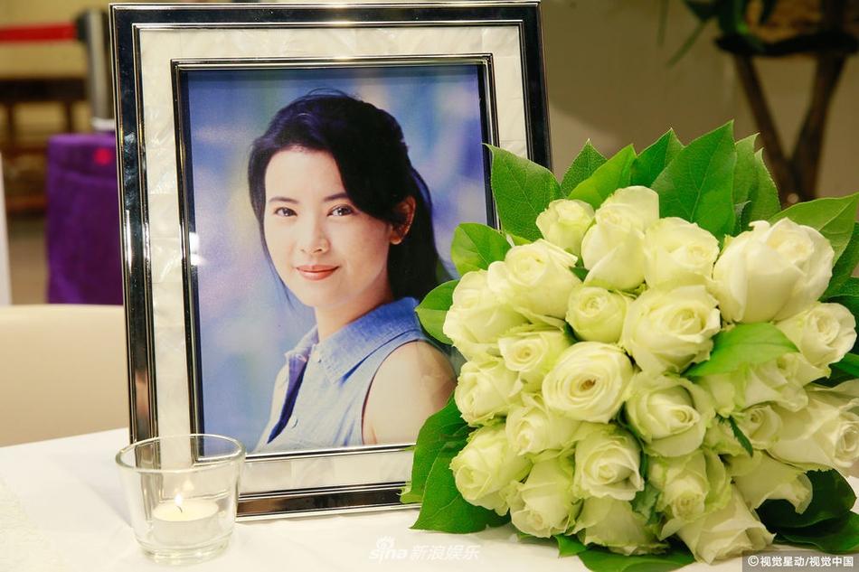 Dàn sao hạng A Hong Kong không kìm nổi sự đau xót khi đến viếng lễ tang ngọc nữ bạc mệnh Lam Khiết Anh-1