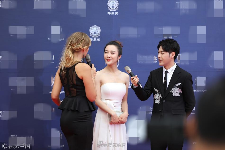 Đát Kỷ Ôn Bích Hà lộ mặt cứng đờ, đọ sắc bên các đàn em Trương Quân Ninh, Ngô Cẩn Ngôn-8