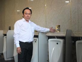 Chủ tịch Hiệp hội nhà vệ sinh Việt Nam: Họ nói tôi khùng dở, không giống ai Chủ tịch Hiệp hội nhà vệ sinh Việt Nam: Họ nói tôi khùng dở, không giống ai