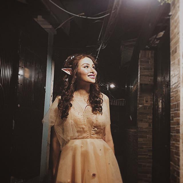 Hoa hậu Diễm Hương gây xôn xao với gương mặt bị nghiệp đoàn mạng nhận xét chẳng khác nào búp bê hư-6