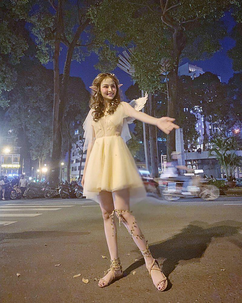 Hoa hậu Diễm Hương gây xôn xao với gương mặt bị nghiệp đoàn mạng nhận xét chẳng khác nào búp bê hư-7