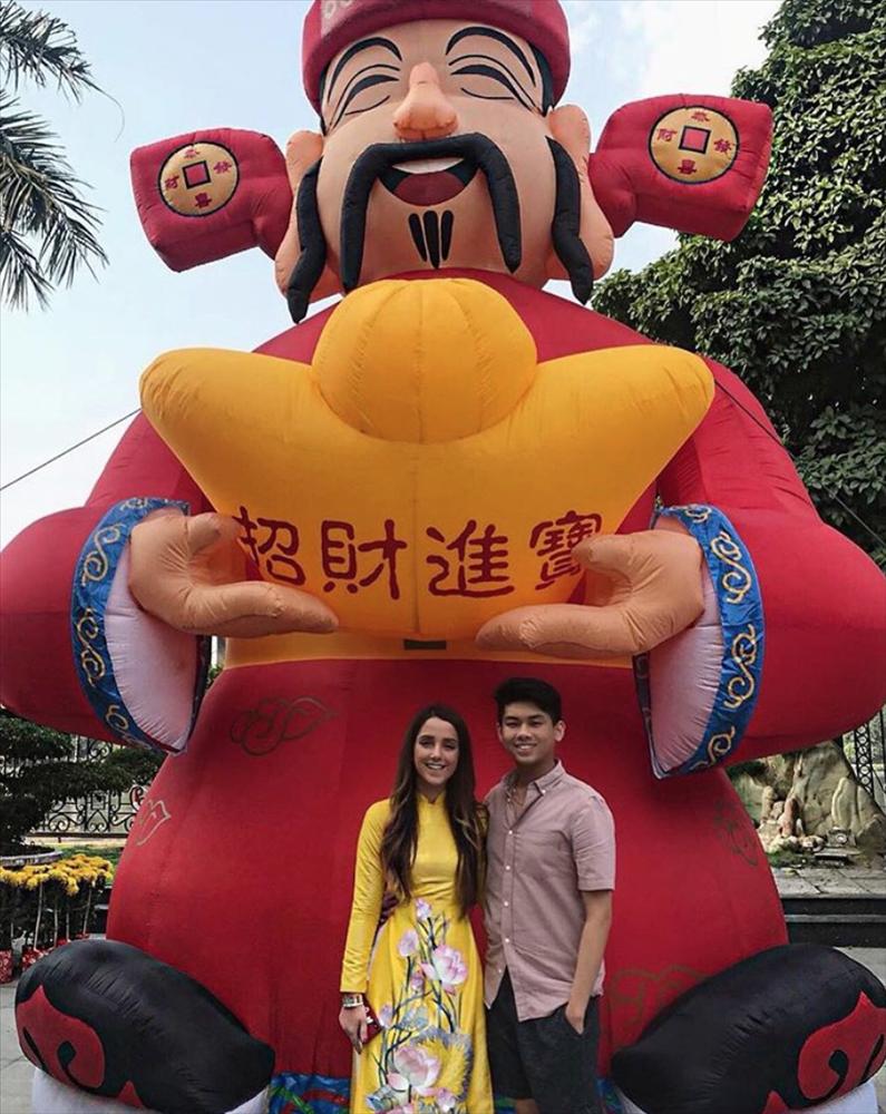 Chỉ một status yêu đương, em chồng sáng giá nhà Hà Tăng chính thức xác nhận có bạn gái là người ngoại quốc-2