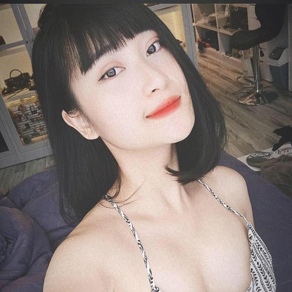 Không ngờ dàn WAGs tuyển Việt Nam lại có cô gái gợi cảm thế này!-3