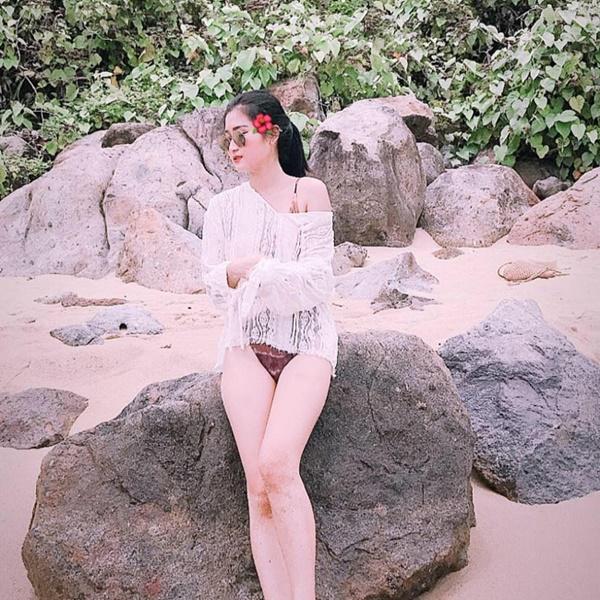 Không ngờ dàn WAGs tuyển Việt Nam lại có cô gái gợi cảm thế này!-12