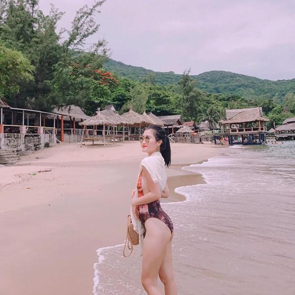 Không ngờ dàn WAGs tuyển Việt Nam lại có cô gái gợi cảm thế này!-13