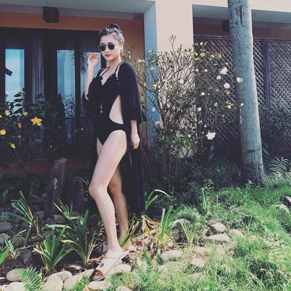 Không ngờ dàn WAGs tuyển Việt Nam lại có cô gái gợi cảm thế này!-15