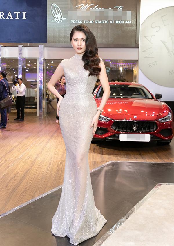 CUỘC CHIẾN THẢM ĐỎ: Hoa hậu Tiểu Vy - Ninh Dương Lan Ngọc diện váy xẻ hông cao tít tắp lấn át dàn mỹ nhân-8