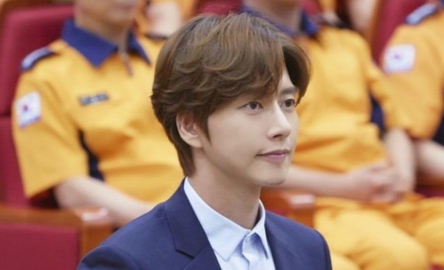 Ahn Jae Hyun đăng ảnh mới, cư dân mạng cứ ngỡ là bà xã Goo Hye Sun-3