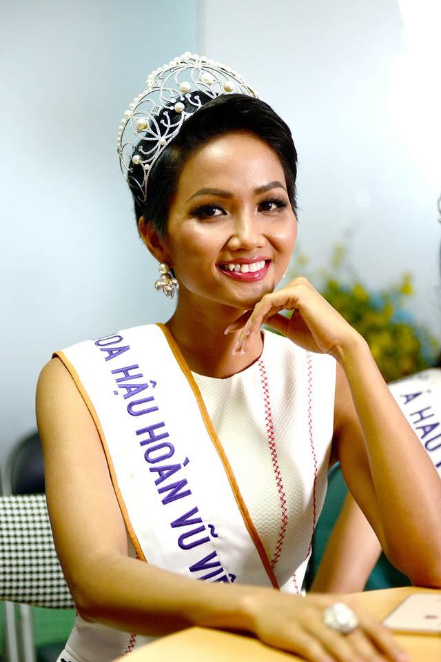 HỒ SƠ SAO: Hoa hậu HHen Niê - Cô gái nghèo tự tay dọn lối chông gai, vững vàng trước cuộc chiến Miss Universe 2018-6
