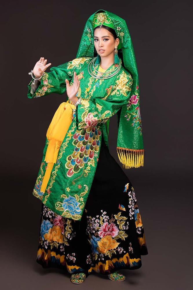 Hoa hậu Tiểu Vy lên đồng với bài múa Cô đôi thượng ngàn trong phần thi Dance of the World-8