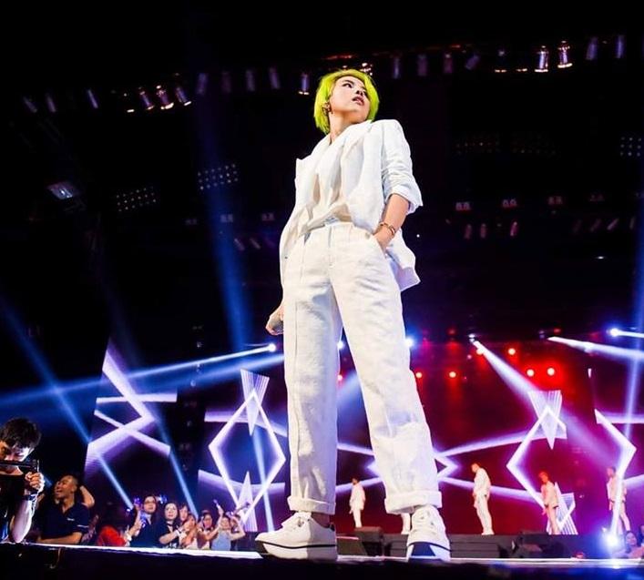 Đổi sắc nhanh như tắc kè hoa, Vũ Cát Tường chính thức tiếm ngôi nữ hoàng tóc màu trong Vbiz-2