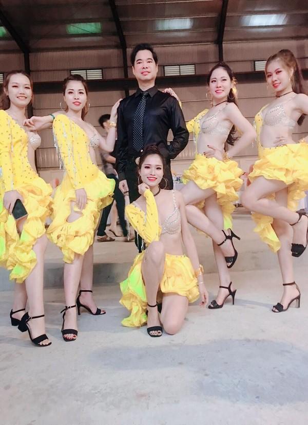 Hé lộ thêm những hình ảnh cô dâu 18 tuổi đẹp như hotgirl trong đám cưới nhiều tỷ tại Vĩnh Phúc-5