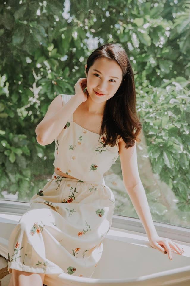 Anh trai Bảo Thy coi vợ là hoa hậu đời mình khi nhan sắc bà xã bị mang ra so sánh với Trần Tiểu Vy-8