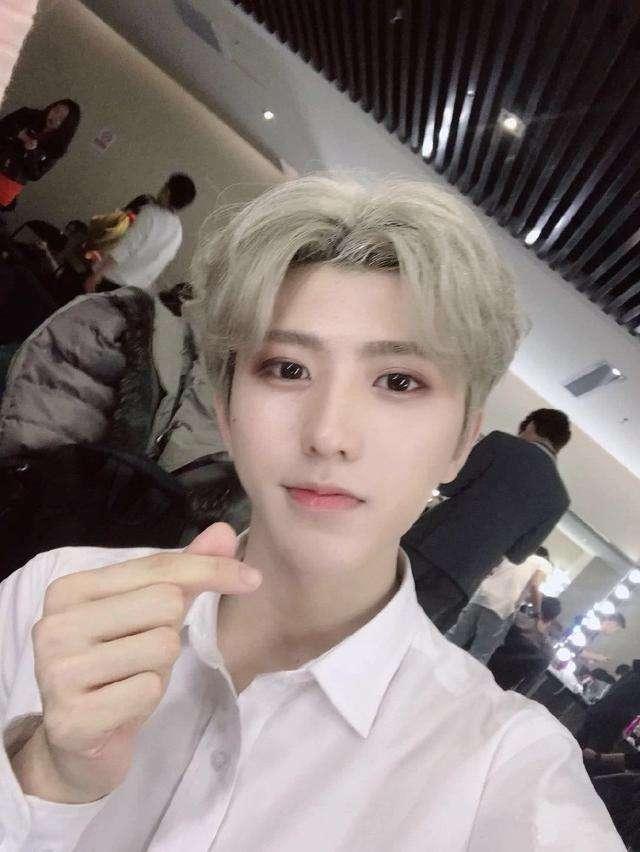 Biên kịch đình đám Trung Quốc bất ngờ chỉ trích, tuyên bố cạch mặt Ngô Diệc Phàm và Địch Lệ Nhiệt Ba-4