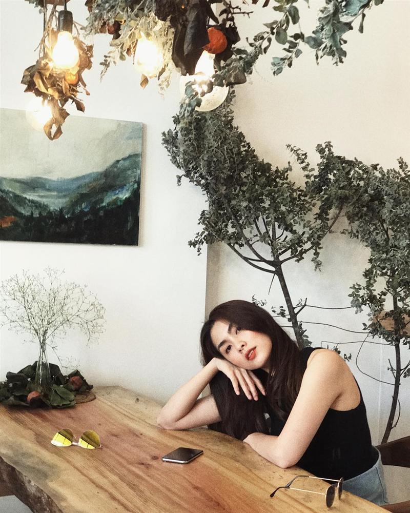 Tăng Thanh Hà đơn lẻ ngồi thư giãn sau kỳ nghỉ hâm nóng tình yêu-1