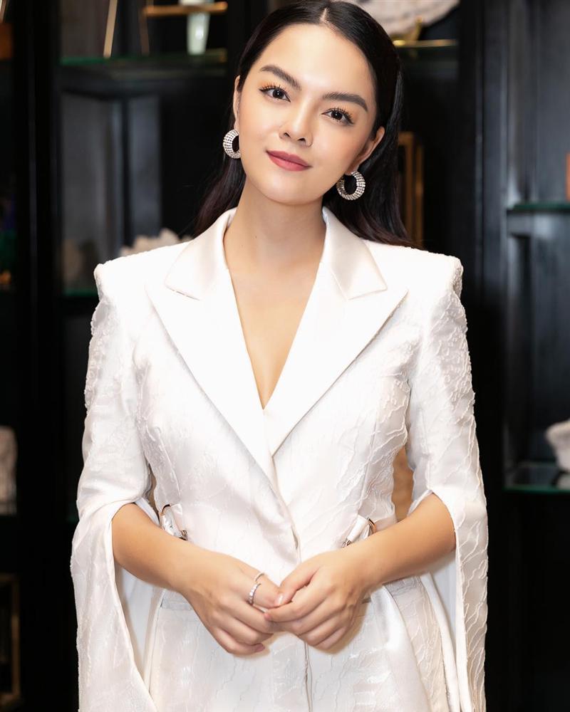 Tăng Thanh Hà đơn lẻ ngồi thư giãn sau kỳ nghỉ hâm nóng tình yêu-10