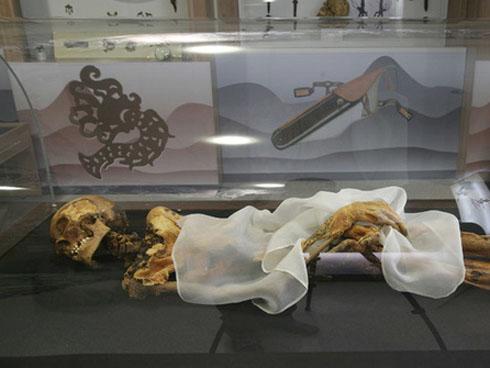 Phát hiện hàng chục xác ướp lạ trong ngôi mộ cổ 6.000 năm tuổi-5