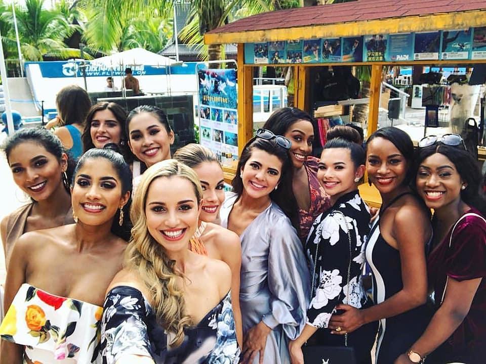 Liên tiếp diện đầm hồng phong thủy, Tiểu Vy được khen khôn ngoan khi chinh chiến Miss World 2018-5