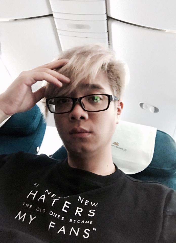 Phản ứng cực kỳ đáng yêu của Bùi Anh Tuấn khi bị fan hỏi giá bộ đồ mặc trên người-3