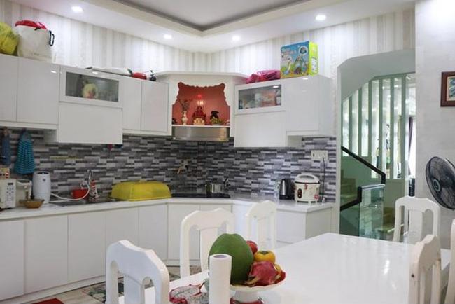 37 tuổi, Ưng Hoàng Phúc giàu có thế nào khi cầu hôn mẹ đơn thân nóng bỏng?-12