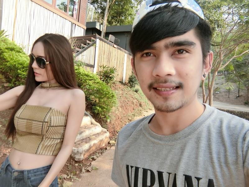 Người mẫu chuyển giới nổi tiếng Thái Lan và chuyện tình xúc động với bạn trai lái xe ôm-3