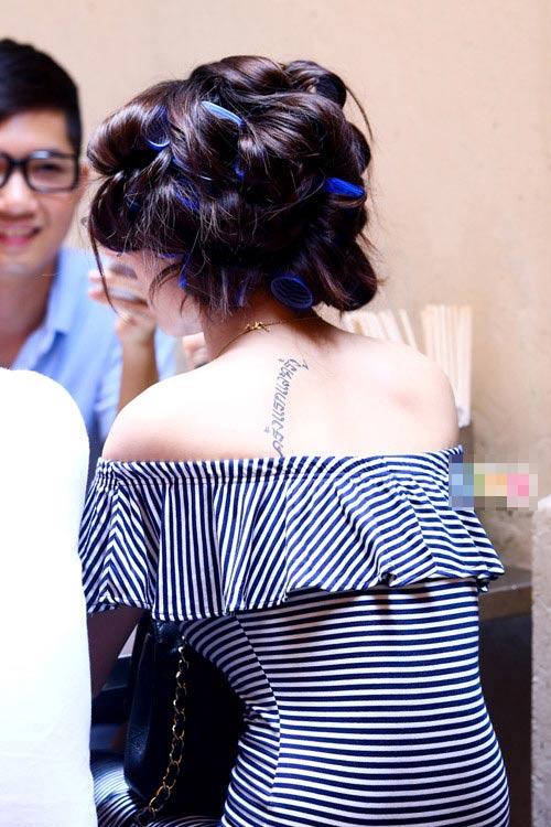 Không chỉ xăm ở khu vực nhạy cảm, Hồng Quế còn sở hữu loạt tattoo độc đáo trên nhiều vị trí hiểm-7