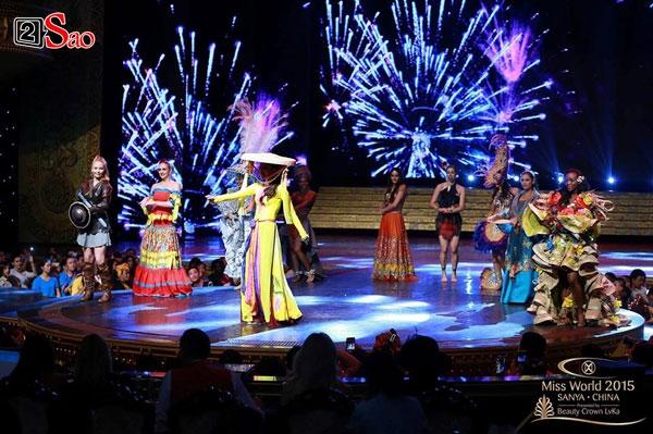 Loạt trang phục biểu diễn Dance of the World độc đáo của đại diện Việt Nam trên đấu trường nhan sắc thế giới-6