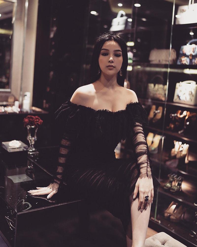 Nối gót Tâm Tít, Huyền Baby trở thành nữ hoàng đồ đen đẹp mà đẳng cấp nhất nhì Vbiz-10