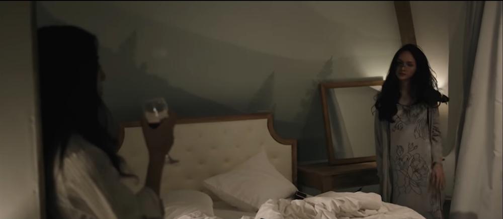 Điên tiết thay Hương Giang, dân mạng gọi điện thoại dằn mặt cô bạn thân cướp bồ và cái kết-1