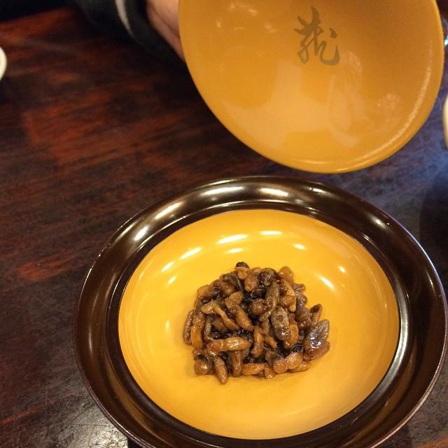 Gián chiên, rết nướng và loạt món ăn kinh dị khắp châu Á-6