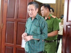 Đẩy hàng xóm xuống giếng, bị cáo kêu oan suốt 4 phiên tòa Đẩy hàng xóm xuống giếng, bị cáo kêu oan suốt 4 phiên tòa