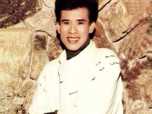 Cụ bà 90 tuổi ra tận sân bay đón phượng hoàng nhạc Vàng, đòi mổ trâu thết đãi Tuấn Vũ-8